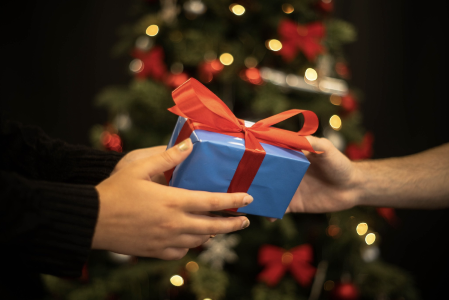 Gift Giving | Photo courtesy of Wikimedia Commons