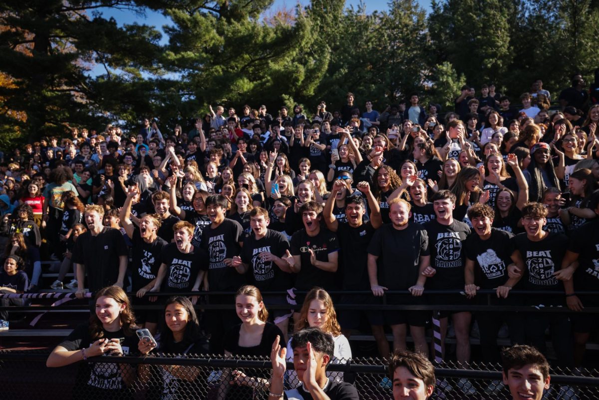 LM’s senior class cheers for their tug-of-war team during the pep rally.